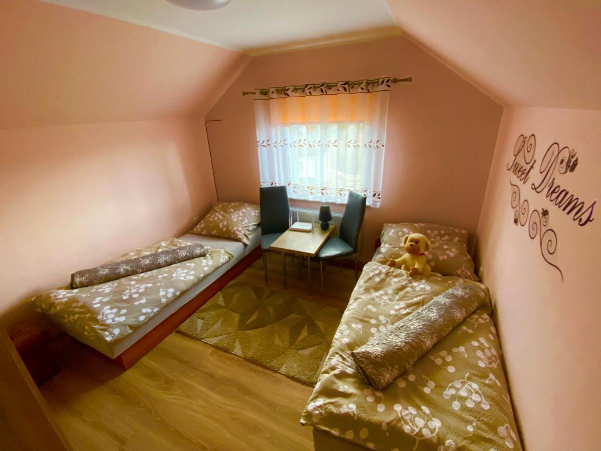 Domek Caloroczny "U Haliny" Mutne Exterior foto